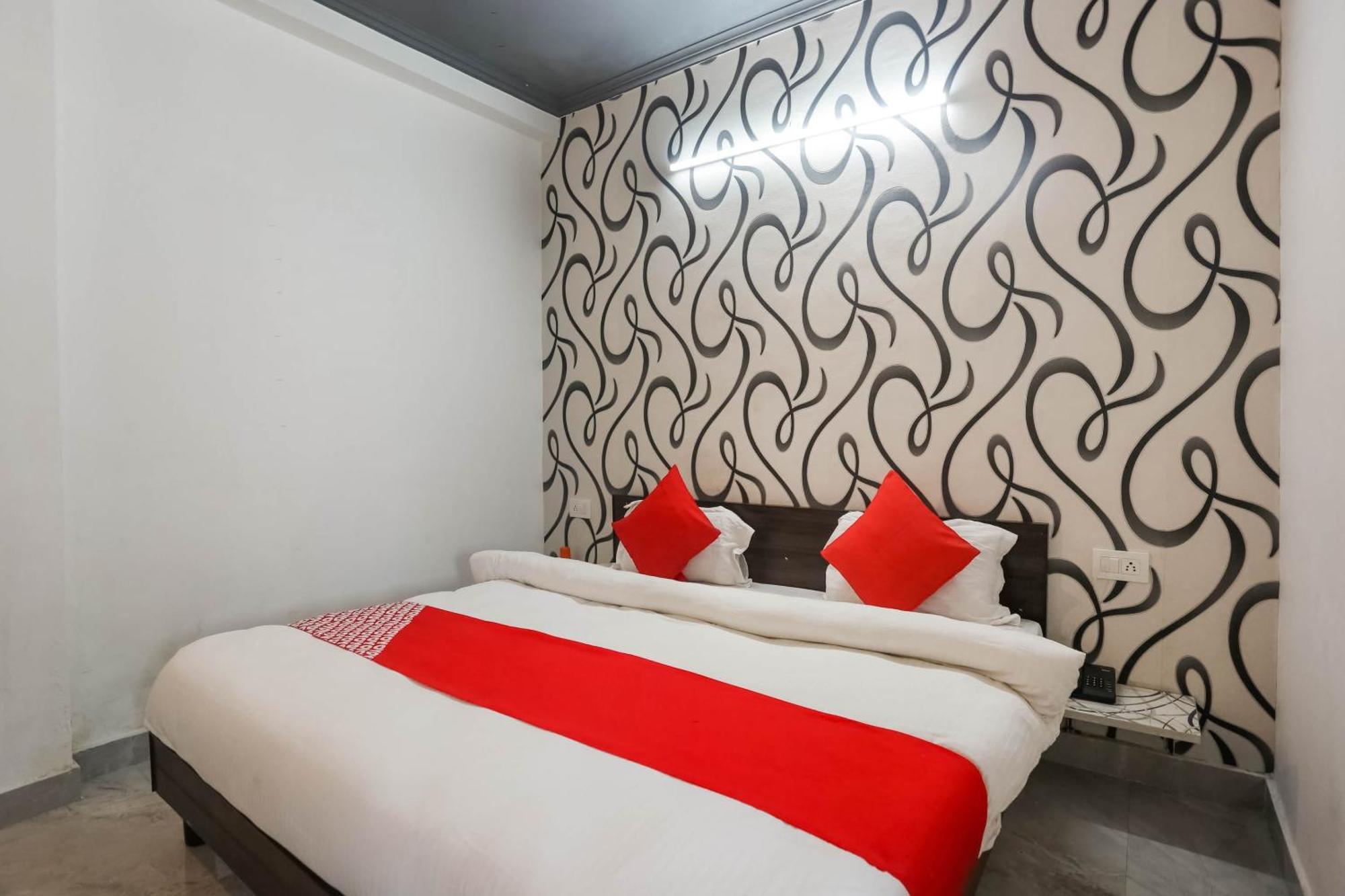 Hotel O Dream Town New Delhi Exterior photo